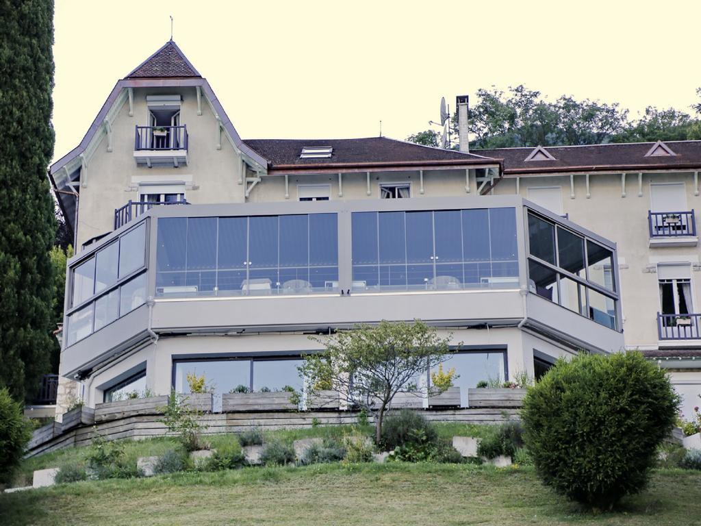 Hotel Ombremont Jean-Pierre Jacob เลอบูร์เฌ-ดู-ลัค ภายนอก รูปภาพ